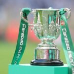 Troféu da Copa da Liga Inglesa.